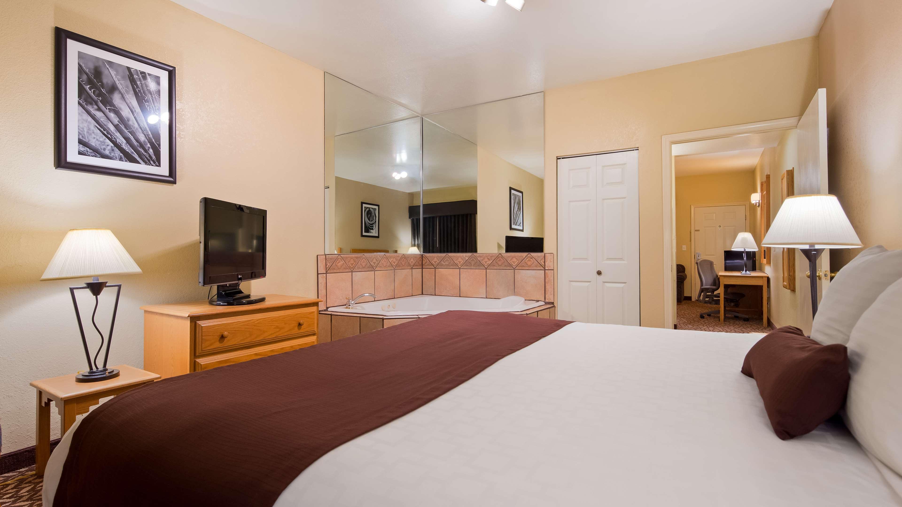 Best Western Turquoise Inn & Suites Кортес Екстер'єр фото