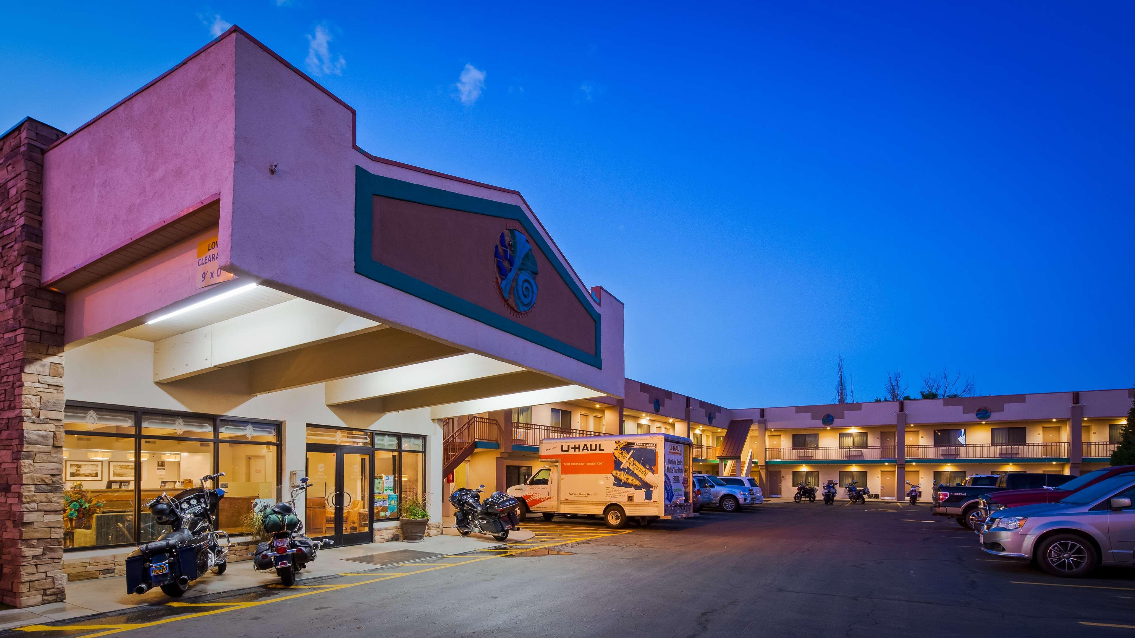 Best Western Turquoise Inn & Suites Кортес Екстер'єр фото