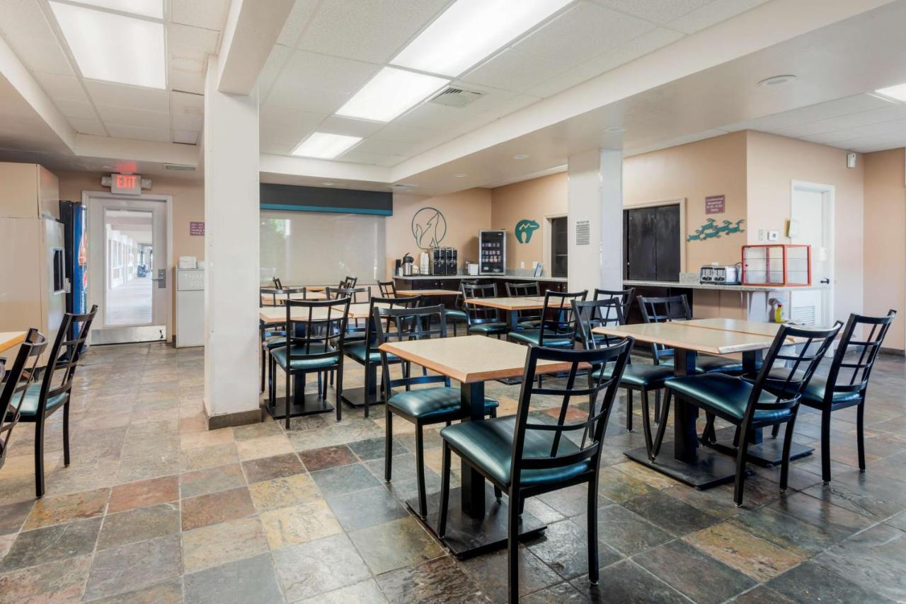 Best Western Turquoise Inn & Suites Кортес Екстер'єр фото
