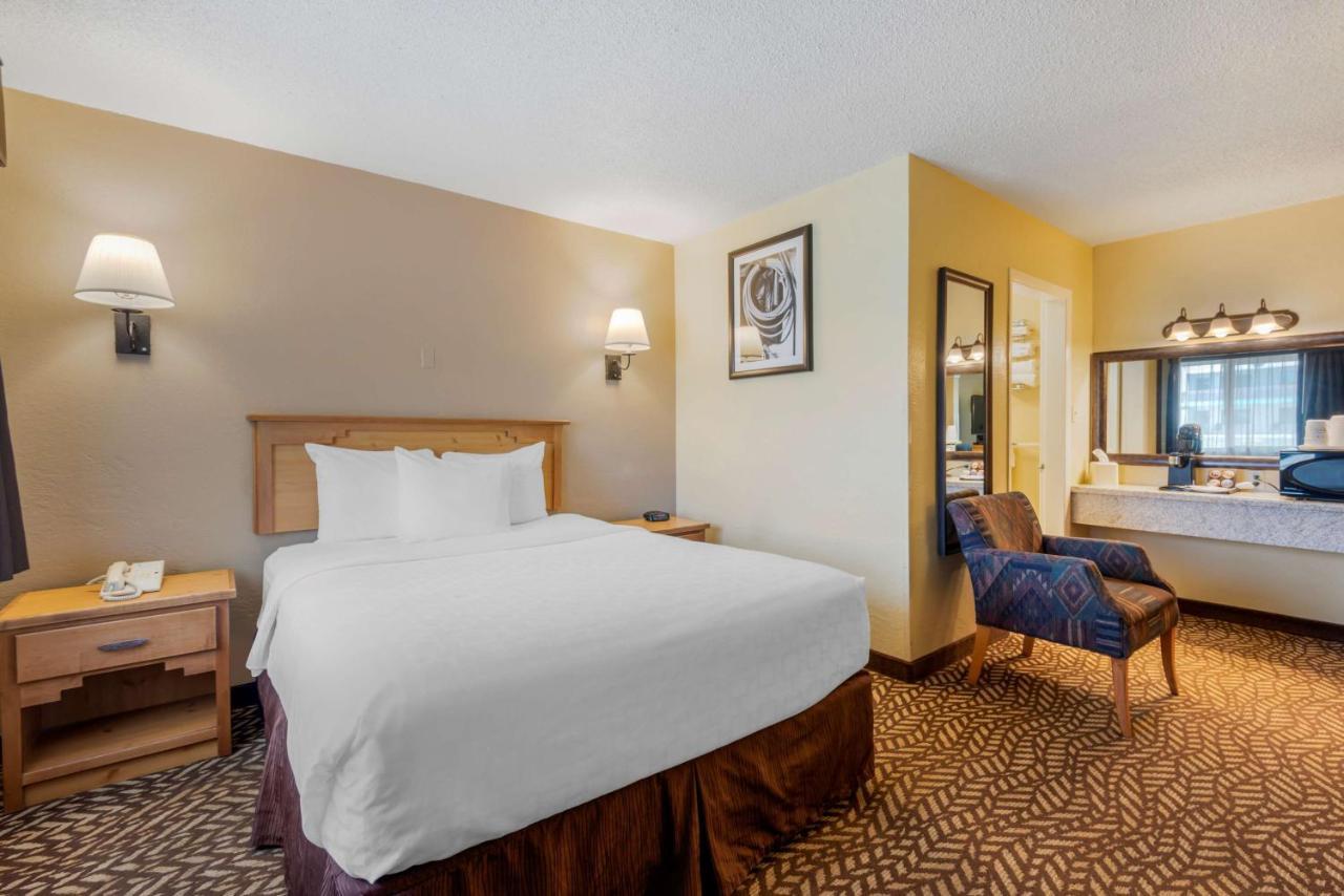 Best Western Turquoise Inn & Suites Кортес Екстер'єр фото
