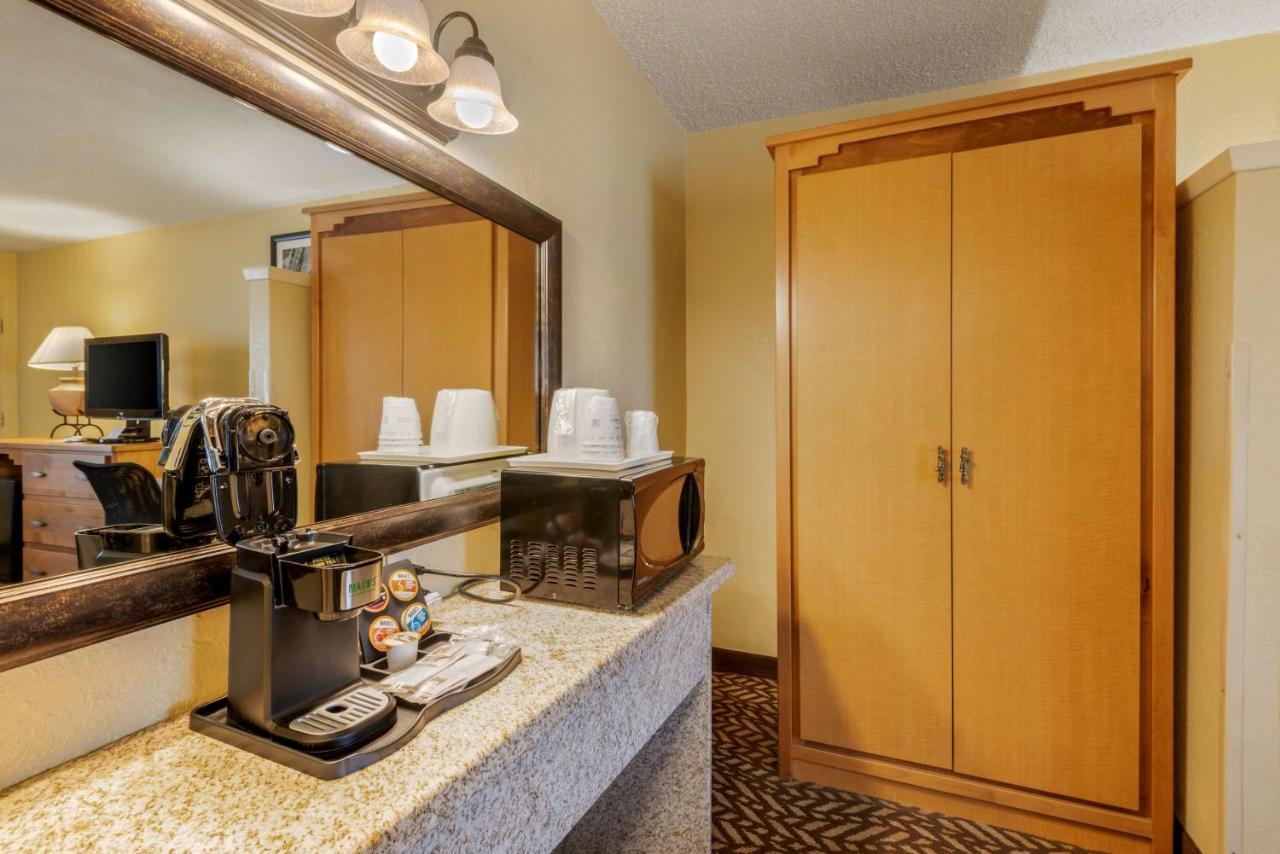 Best Western Turquoise Inn & Suites Кортес Екстер'єр фото